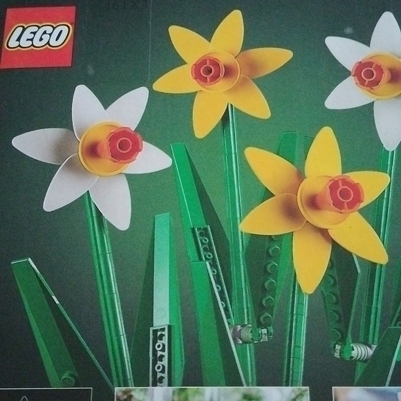 Lego 40646 Botanical Collection DAFFODILS Building Set, 216 pc - Picture 4 of 9
